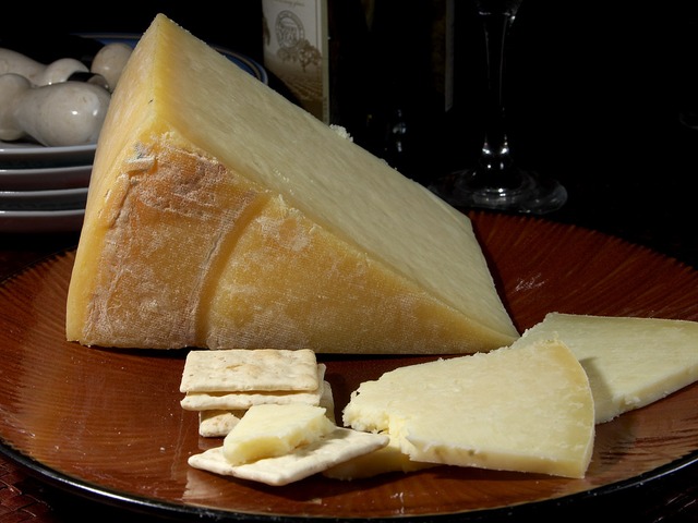 lancashire-cheese-3515_640